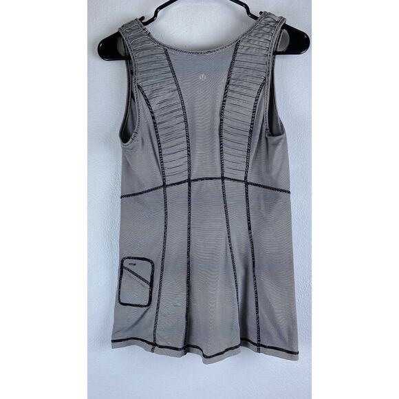 LULULEMON Women’s Sz 6 Black White Striped Stay on Course Tank Top Back Pocket - Picture 4 of 9